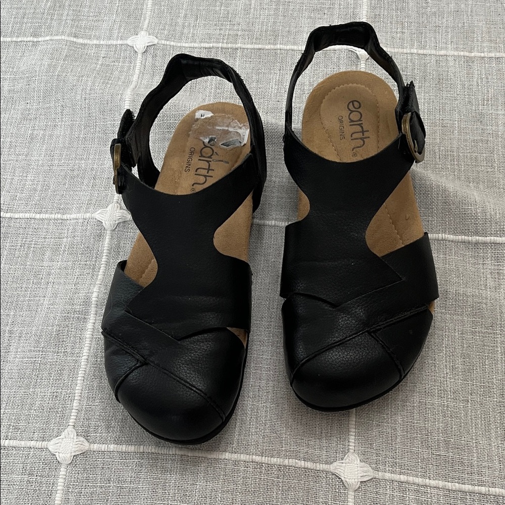EARTH ORIGINS Women's Black Sandals